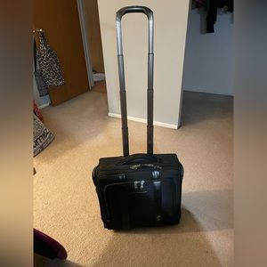 Travelpro roller briefcase. Hardly used. Looks new.